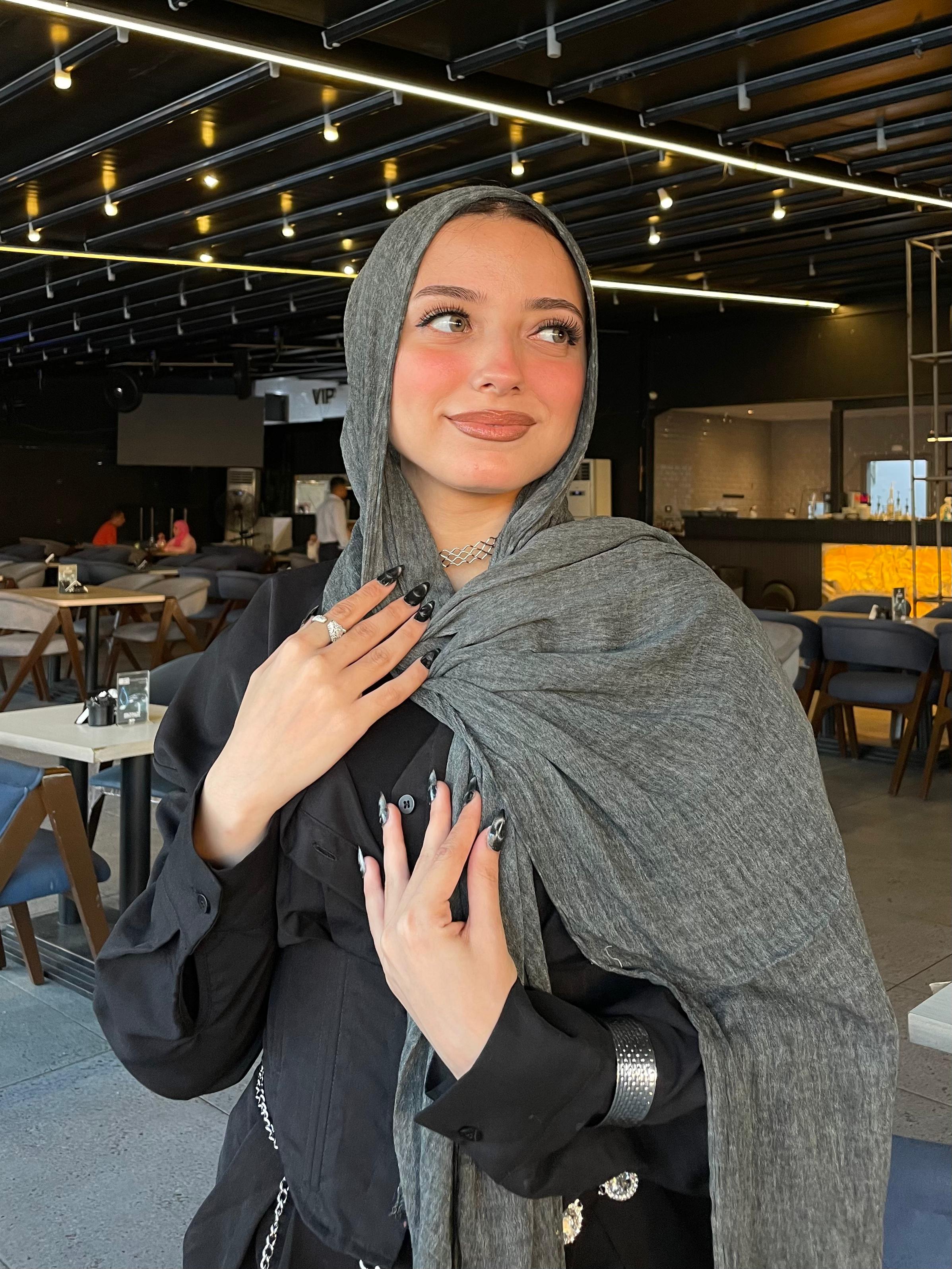 Ruffled cotton scarf
