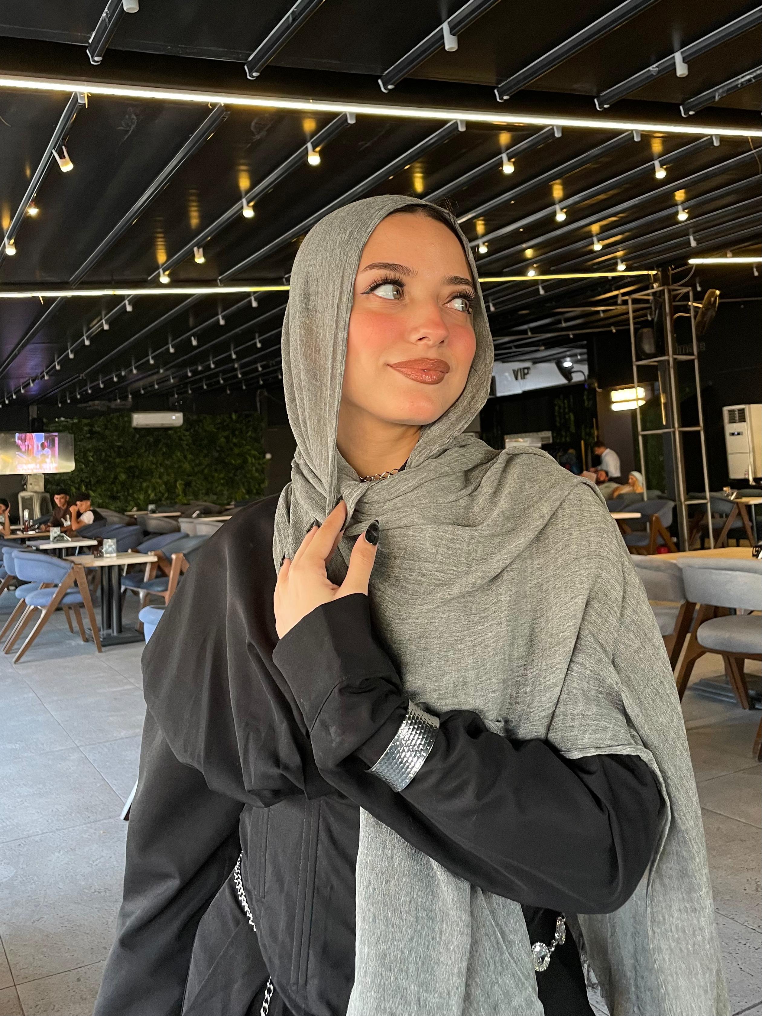 Gray Ruffled cotton scarf
