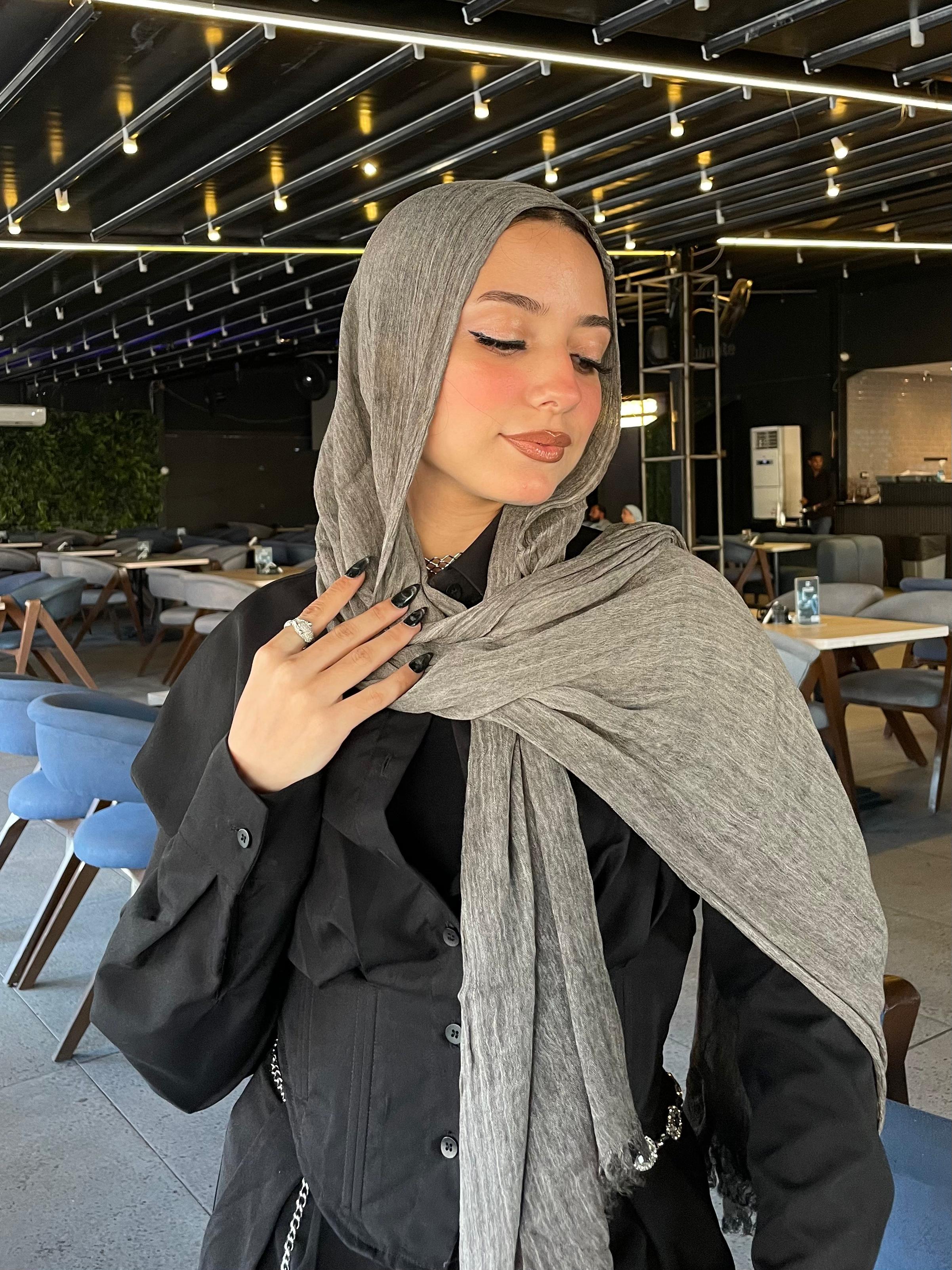 Gray Ruffled cotton scarf